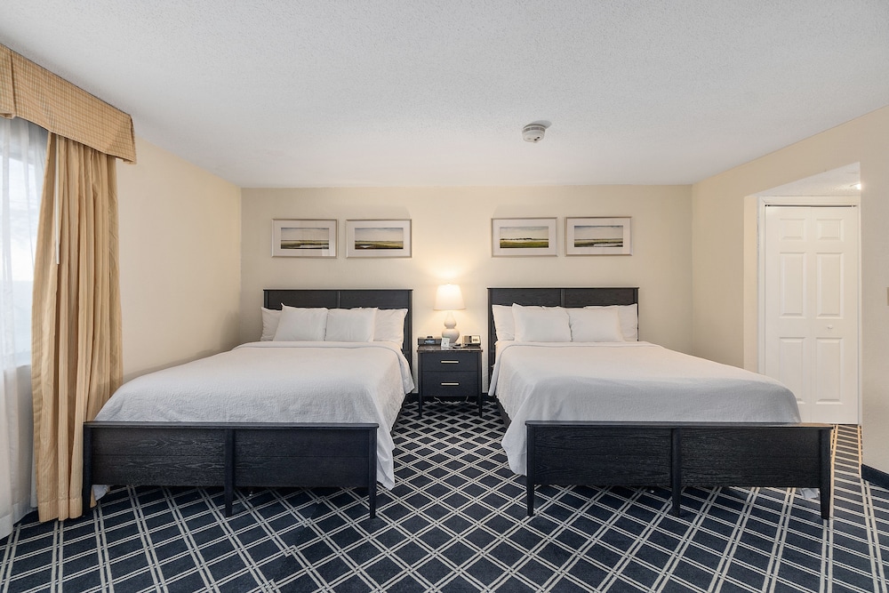 Residences at Daniel Webster 5/50