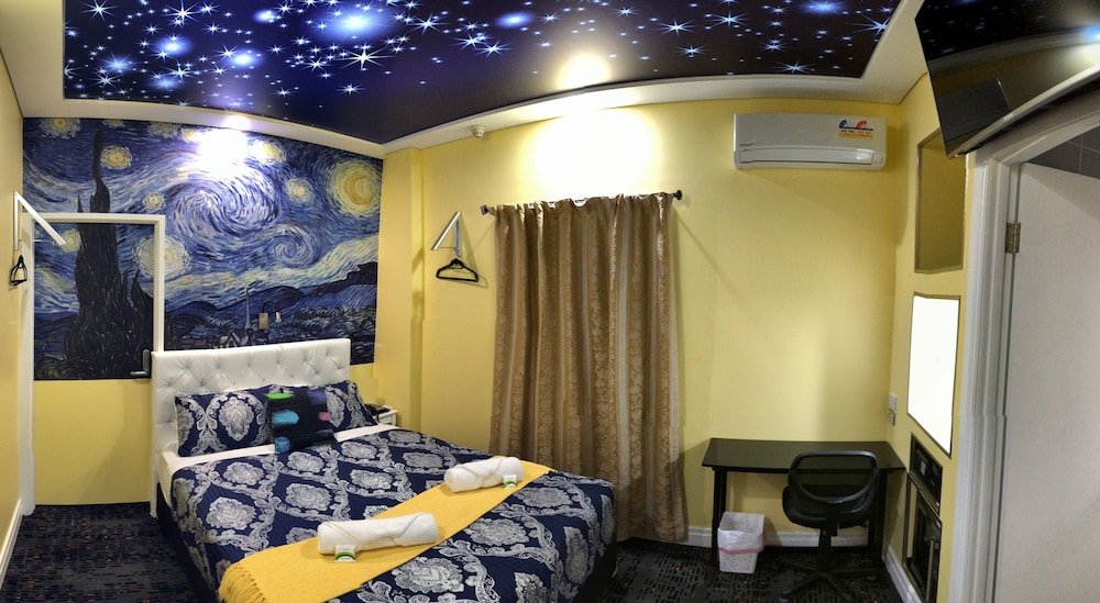 Amelia Budget Hotel 33/34
