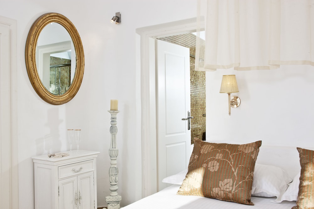 Junior Suite, Double Bed, Caldera View, Sea View, Jetted Tub