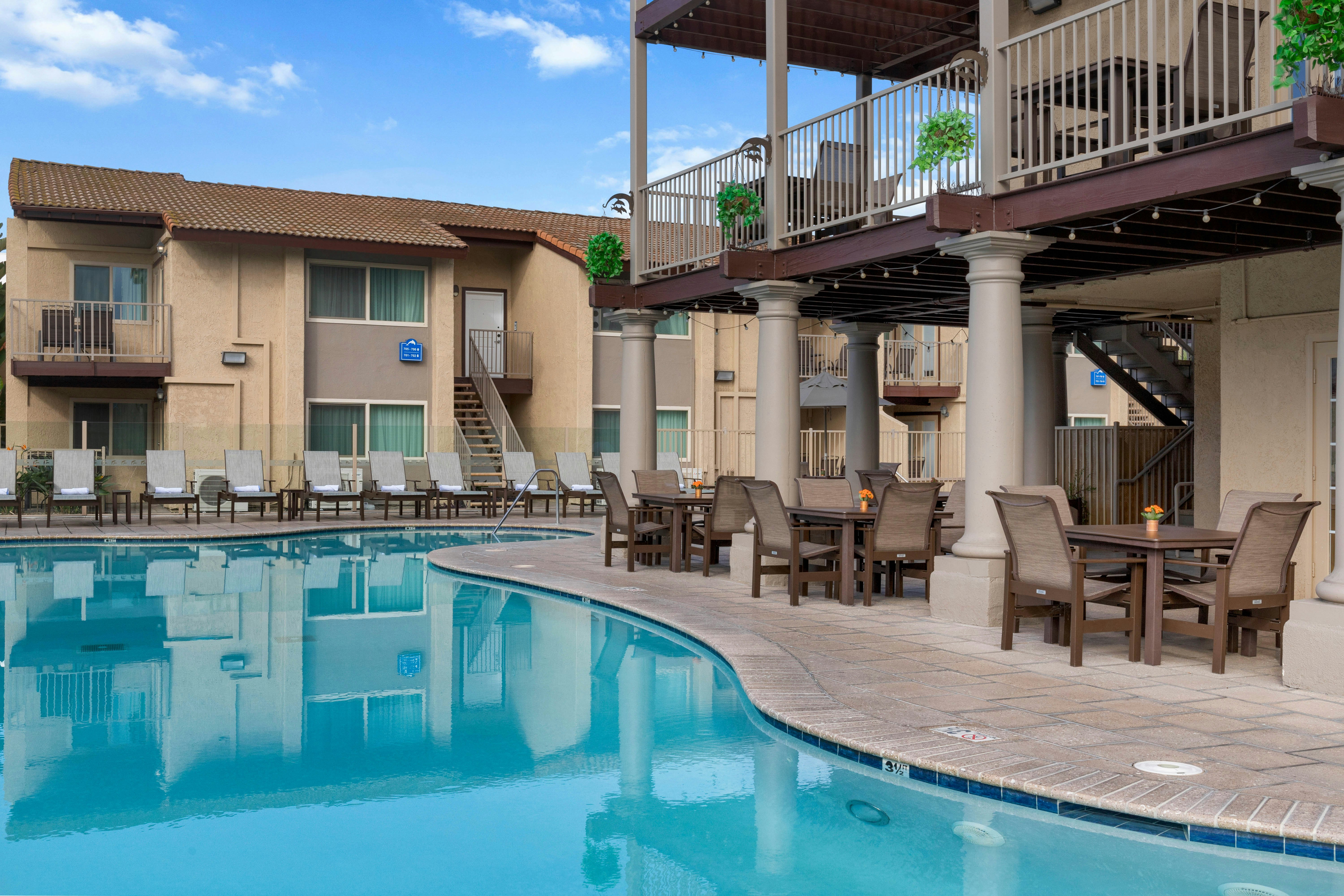 Club Wyndham Dolphin's Cove 6/40
