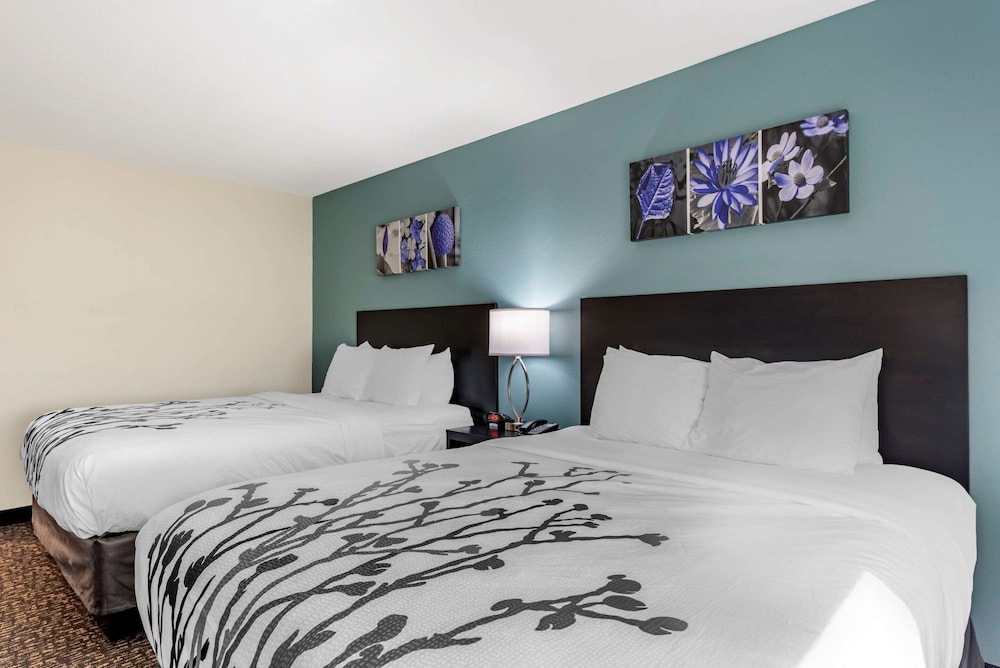 Standard, 2 Queen Beds
