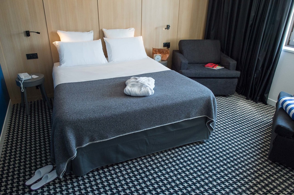 MERCURE TOURS SUD 19/77