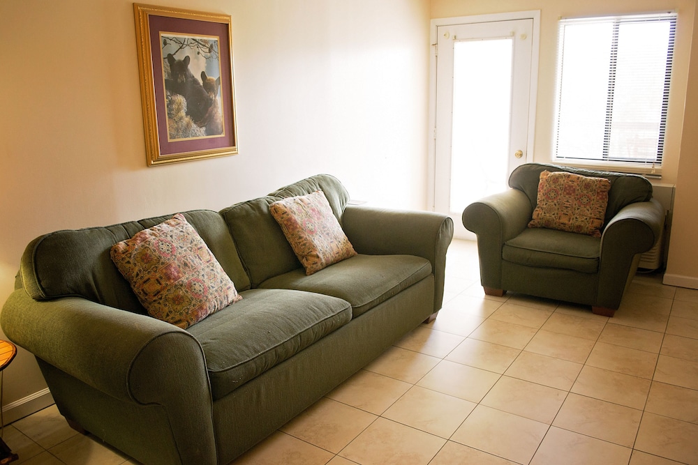 Gatlinburg Chateau Rentals 25/50