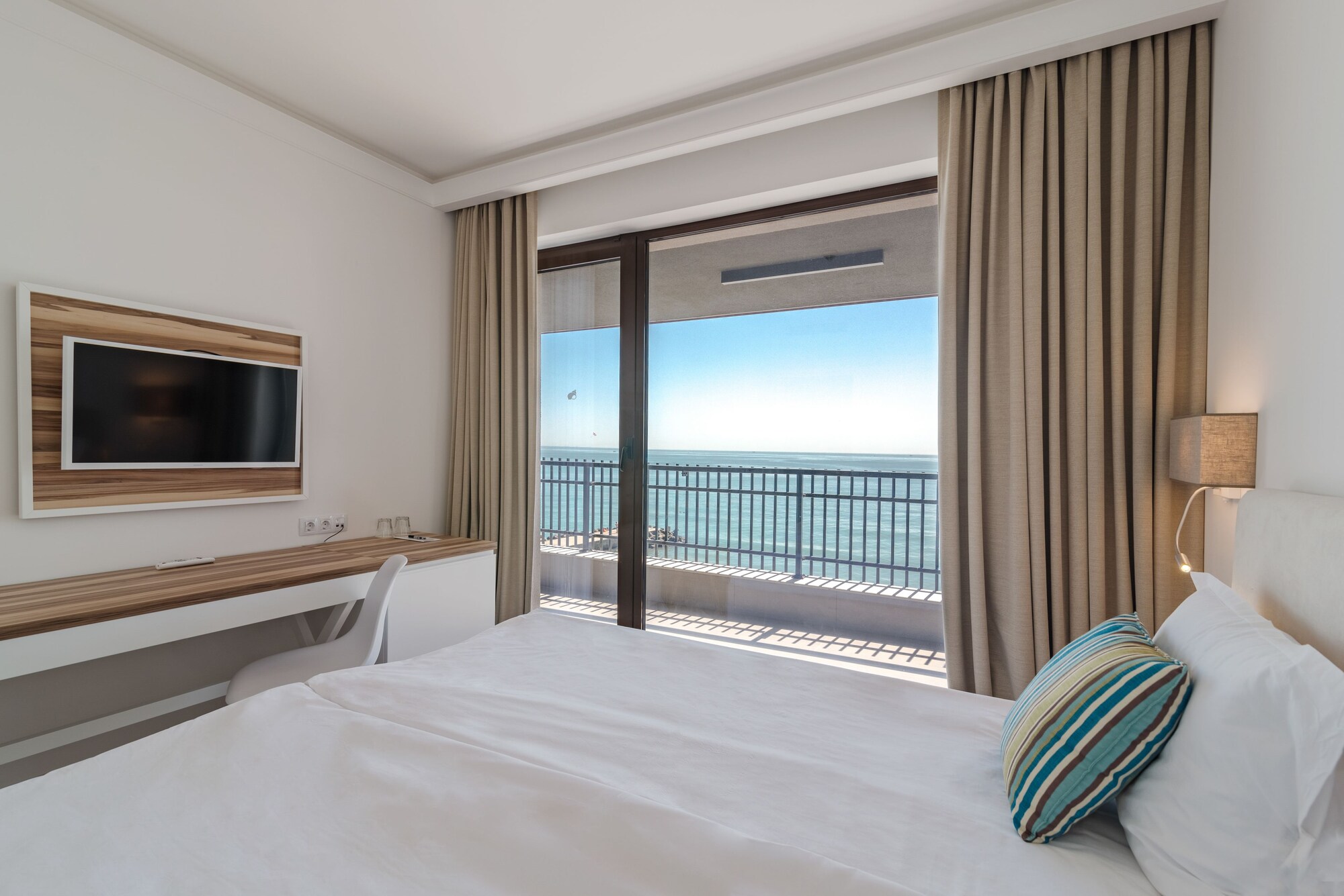 STANDARD, DOUBLE OR TWIN BED, SEA VIEW, BALCONY