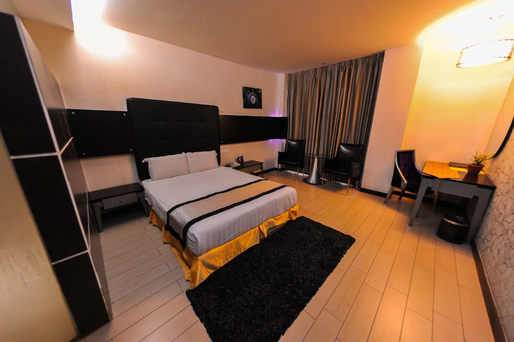 Shervinton Executive Boutique Hotel 40/60