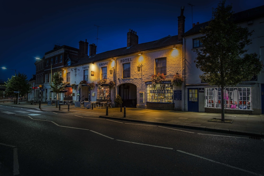 Three Swans Hotel 2/49