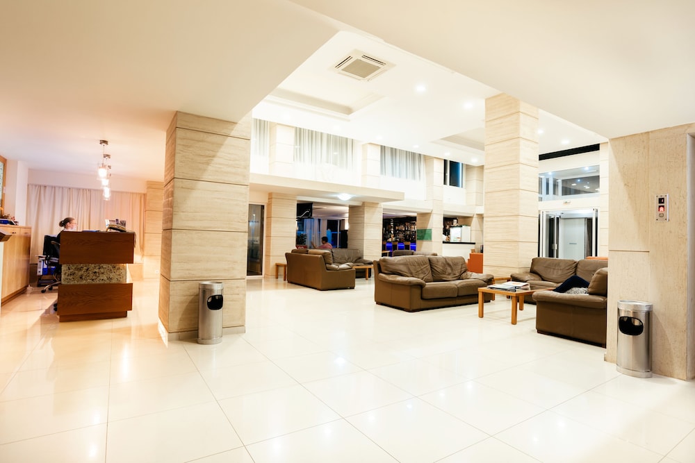 Hotel Riviera 16/35