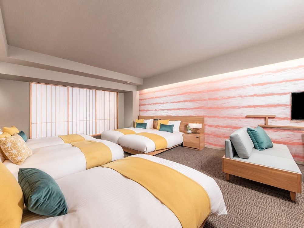 APARTMENT, 5 BEDS