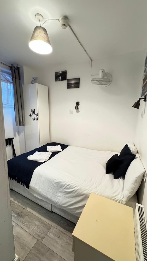 ECONOMY, DOUBLE BED