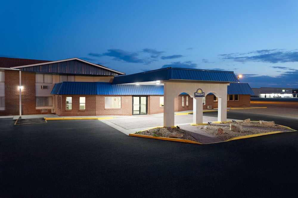 Days Inn by Wyndham Rawlins 2/64