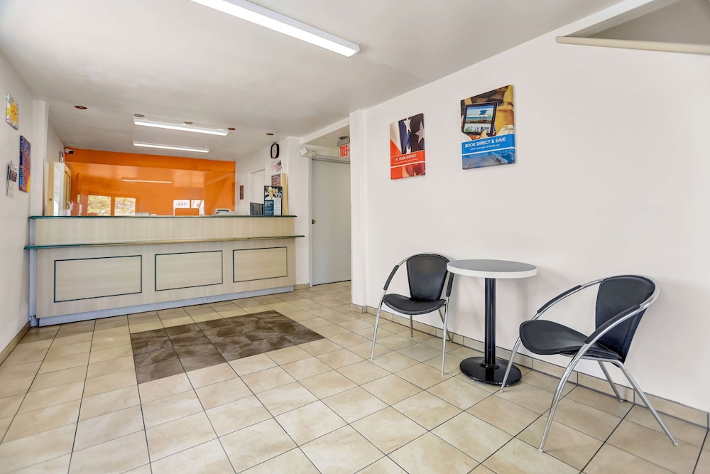 Lobby at Motel6 Espanola, NM, ESPANOLA - NM