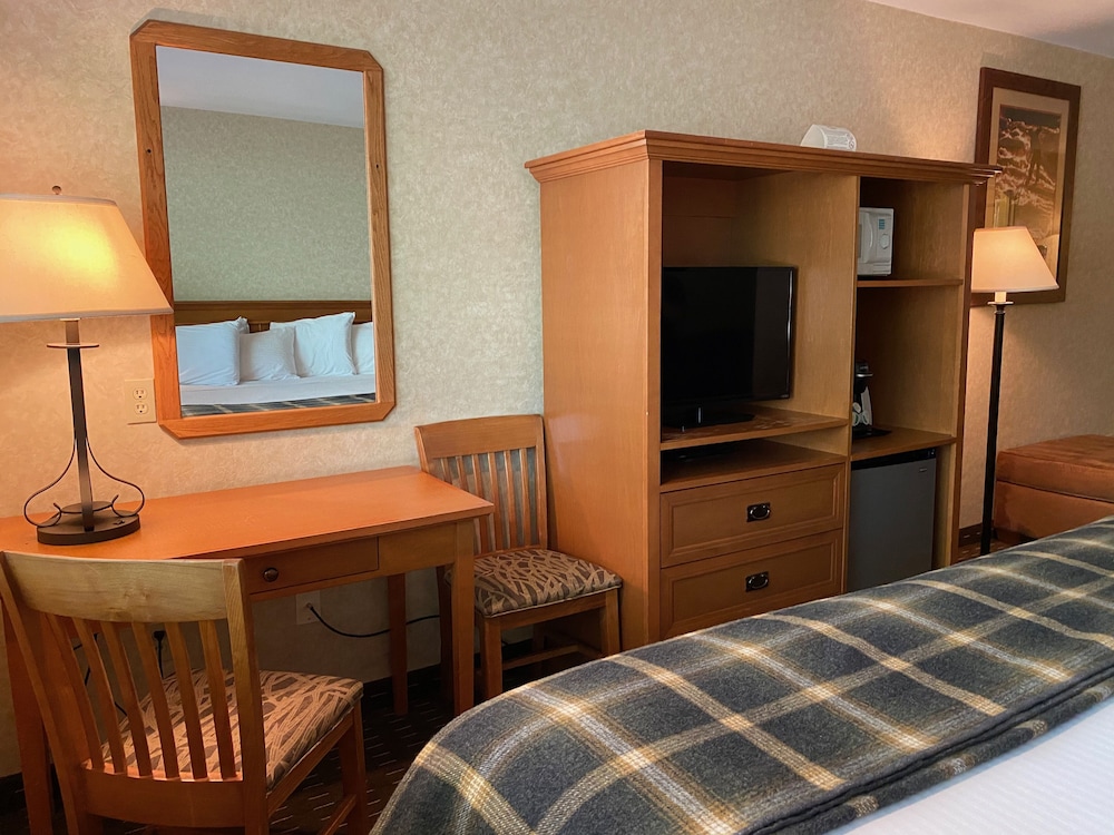 Cousins Country Inn 16/26