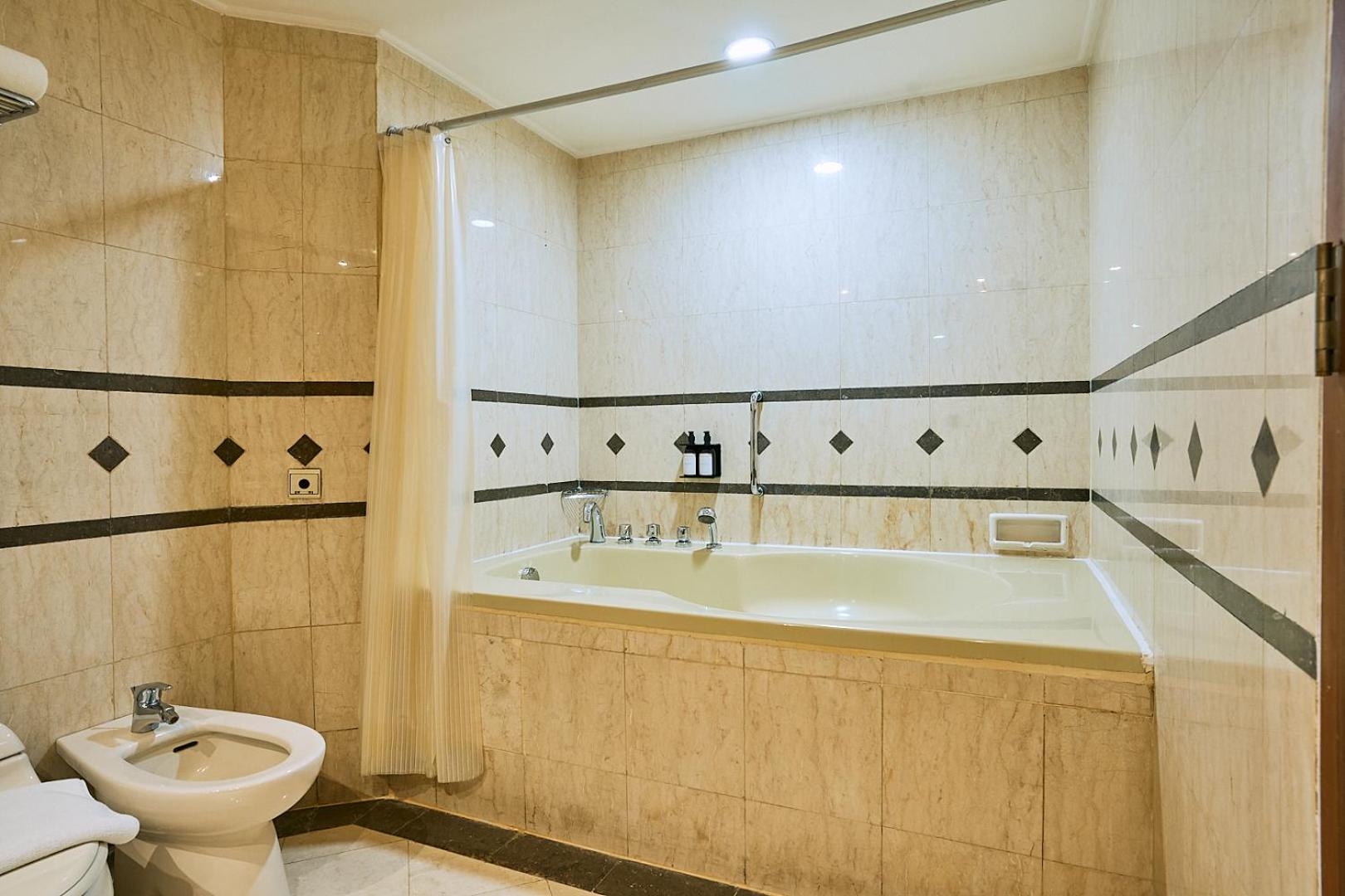 Junior Suite, Horison Ultima Menteng Jakarta 6/7