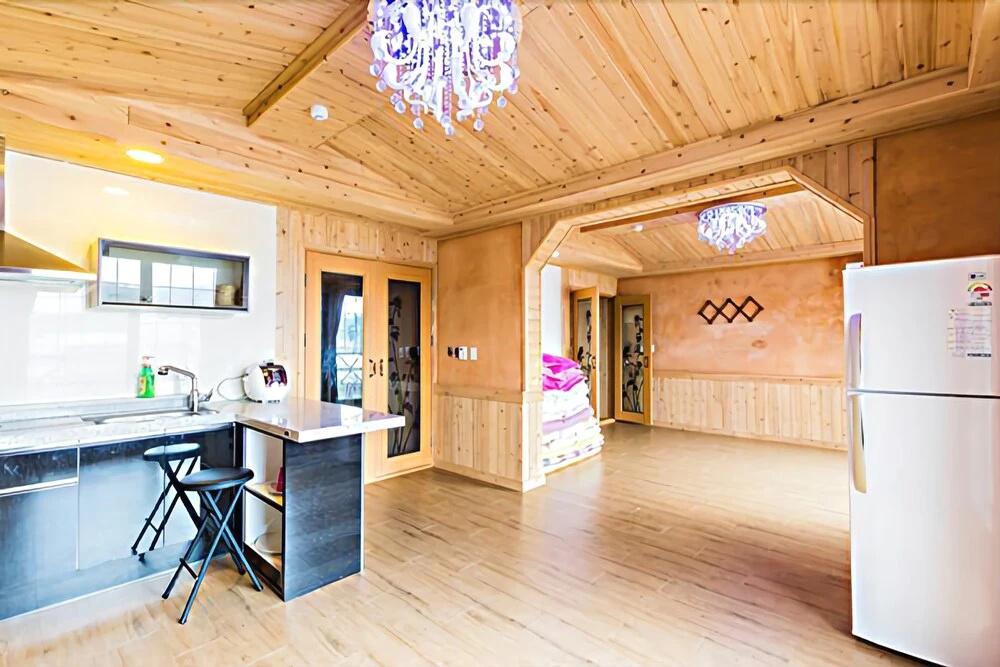 Sokcho Sujabyeol Pension 5/23