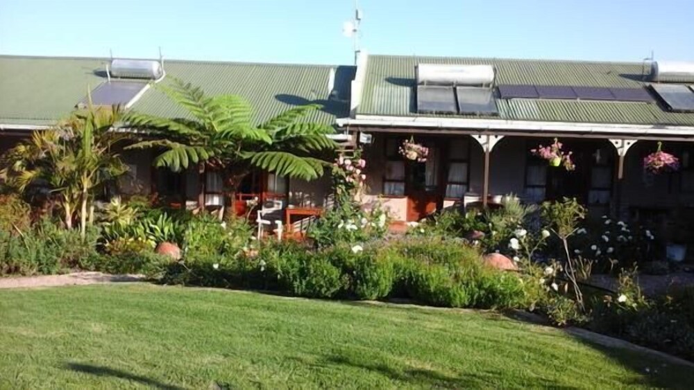 African Sun Guest House 32/36