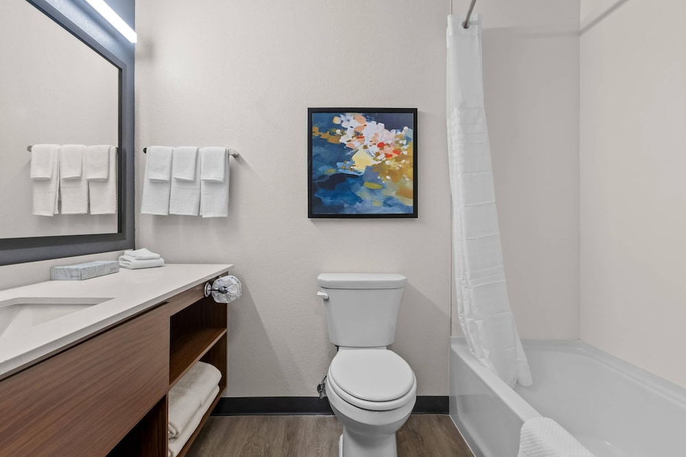 Everhome Suites Wichita Northeast 50/56