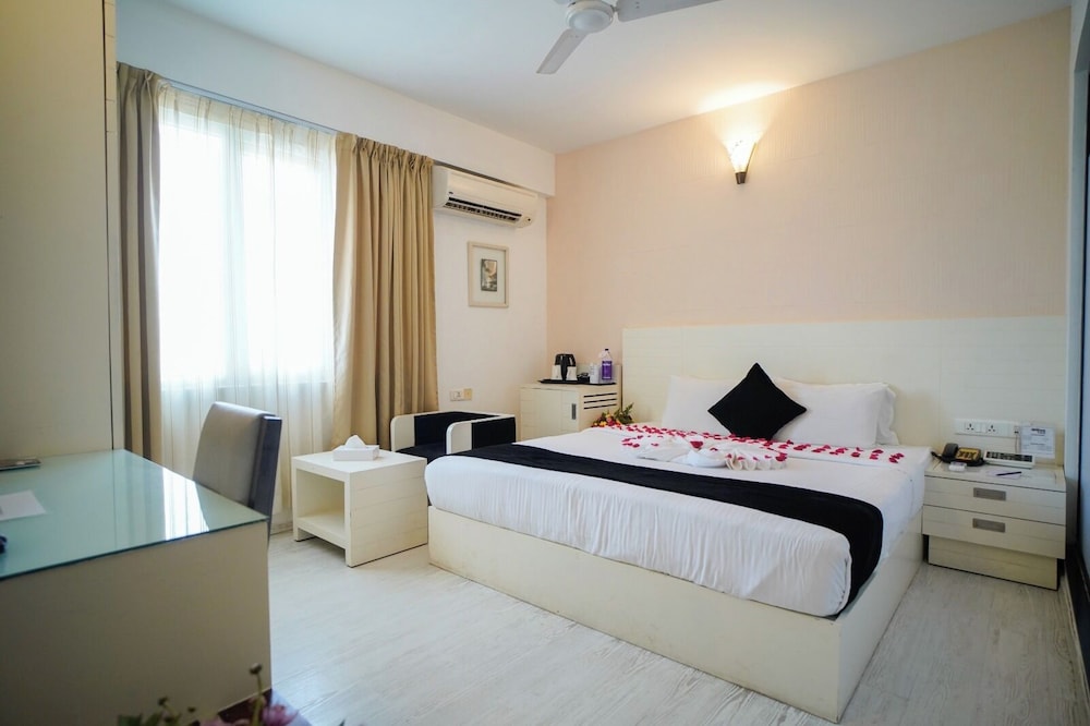 DELUXE, DOUBLE BED