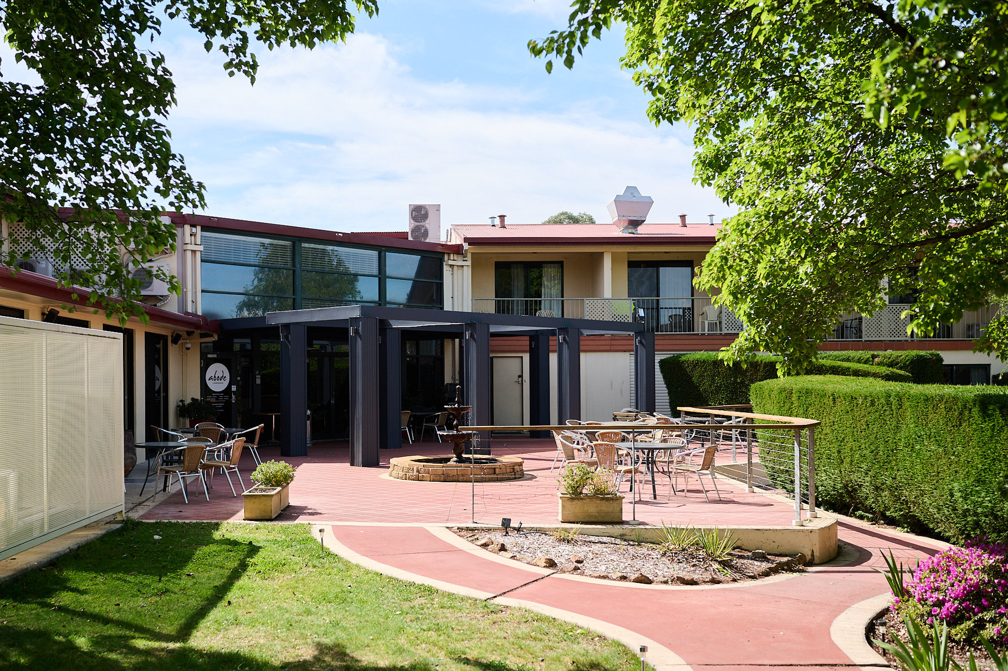 Alpha Hotel Canberra 39/41