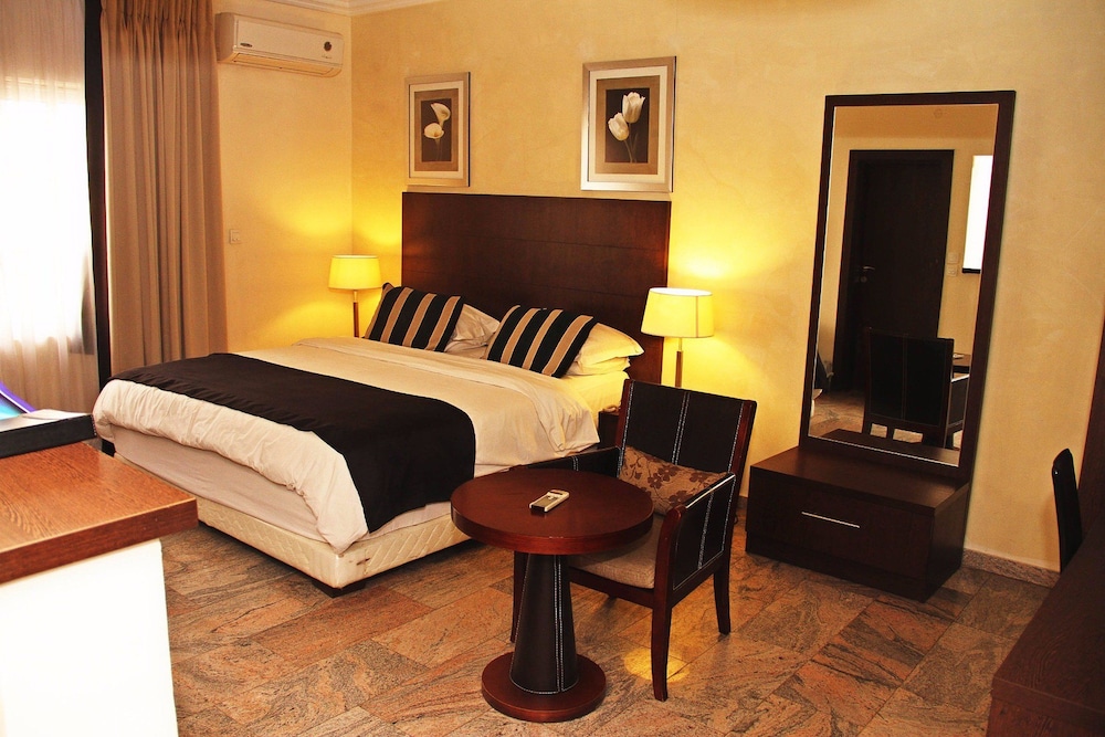 PROTEA HOTEL APO APARTMENTS 6/20