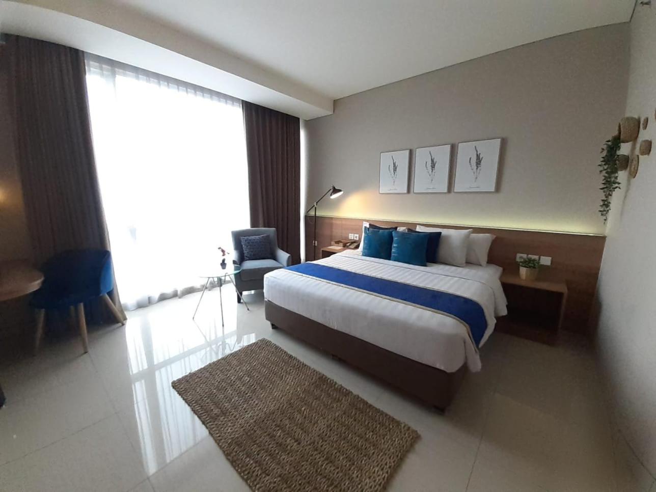 SUPER, DELUXE, DOUBLE BED