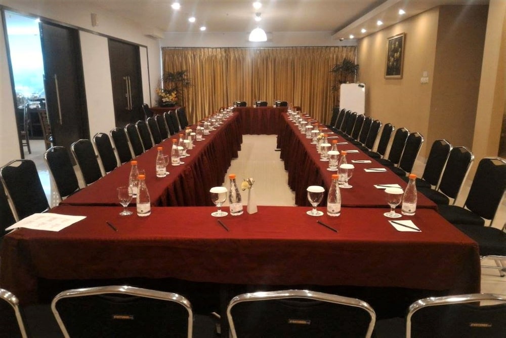 Kembang Hotel 16/19