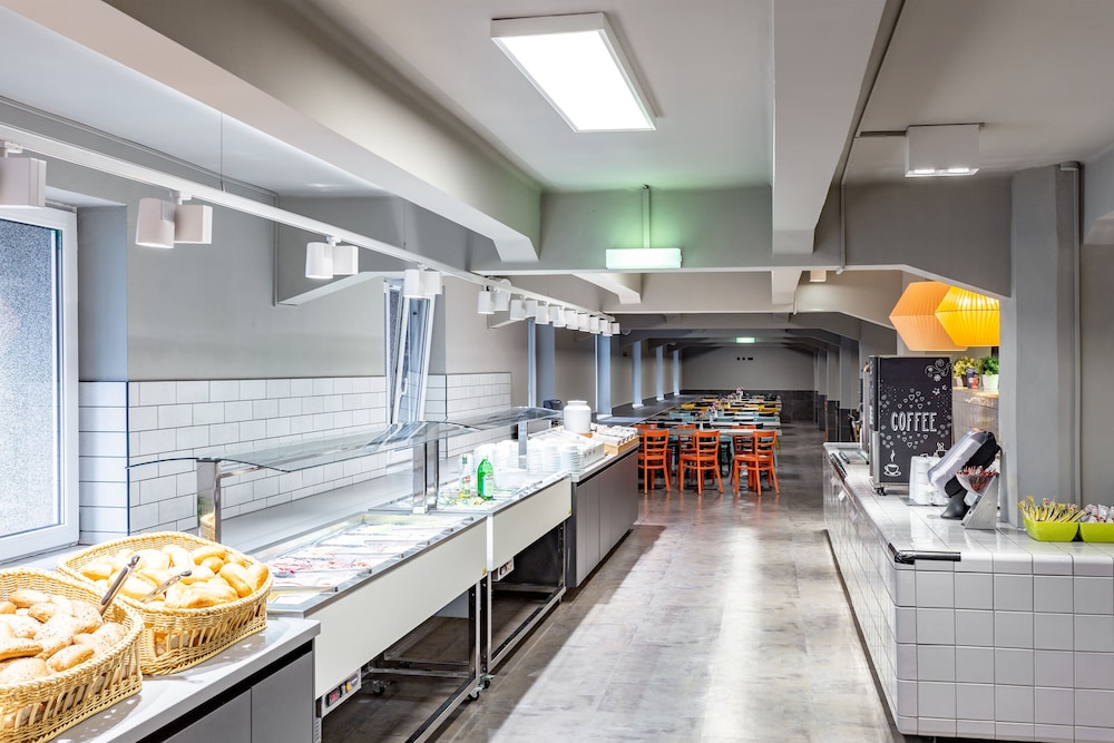 restaurant-cafeteria