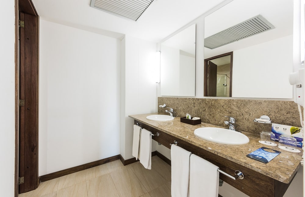 Hotel Poblado Alejandria 61/66