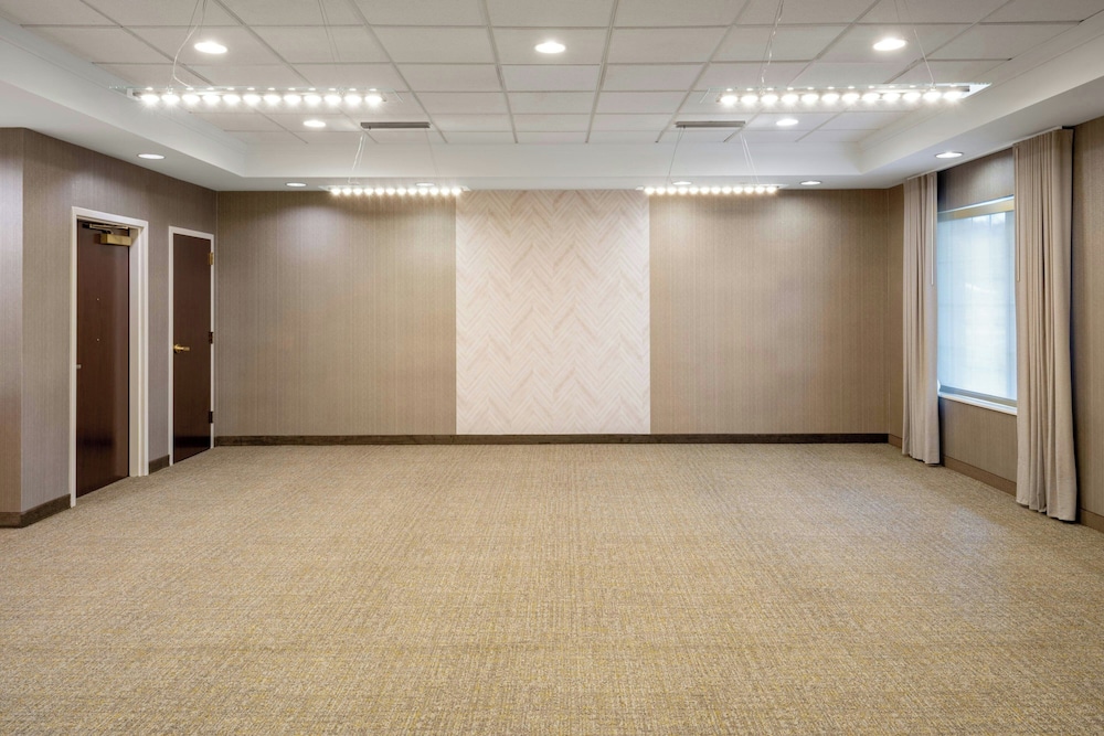 Springhill Suites by Marriott State College 33/63