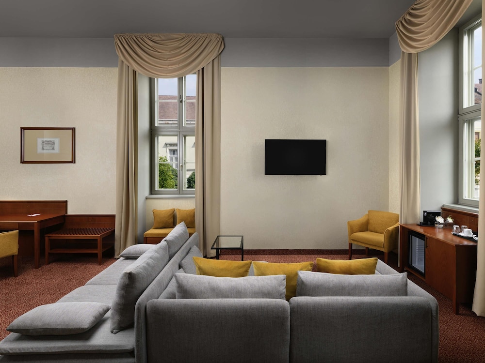 Mercure Szekesfehervar Magyar Kiraly 44/64