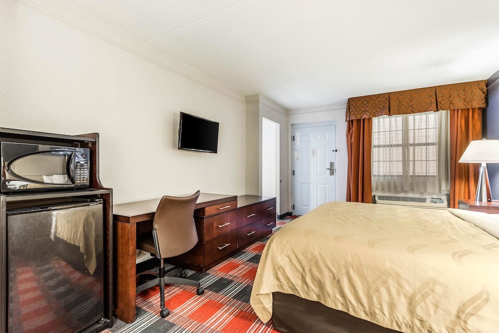 Quality Inn Charlotte Airport 25/39