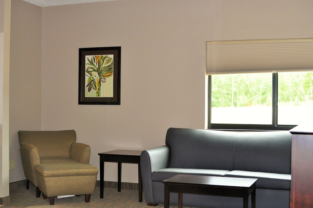 Qube Hotel Polk City 18/39
