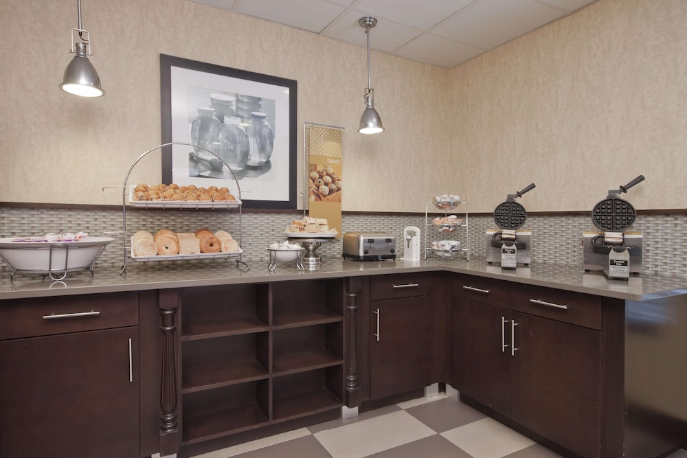 Hampton Inn Boston/Peabody 38/41
