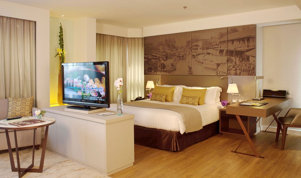 1 BEDROOM, FAMILY SUITE