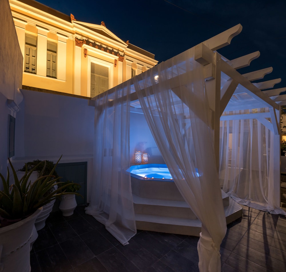 Four Seasons Mansion 15/50