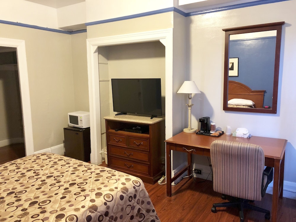 Admiral Hotel 46/56