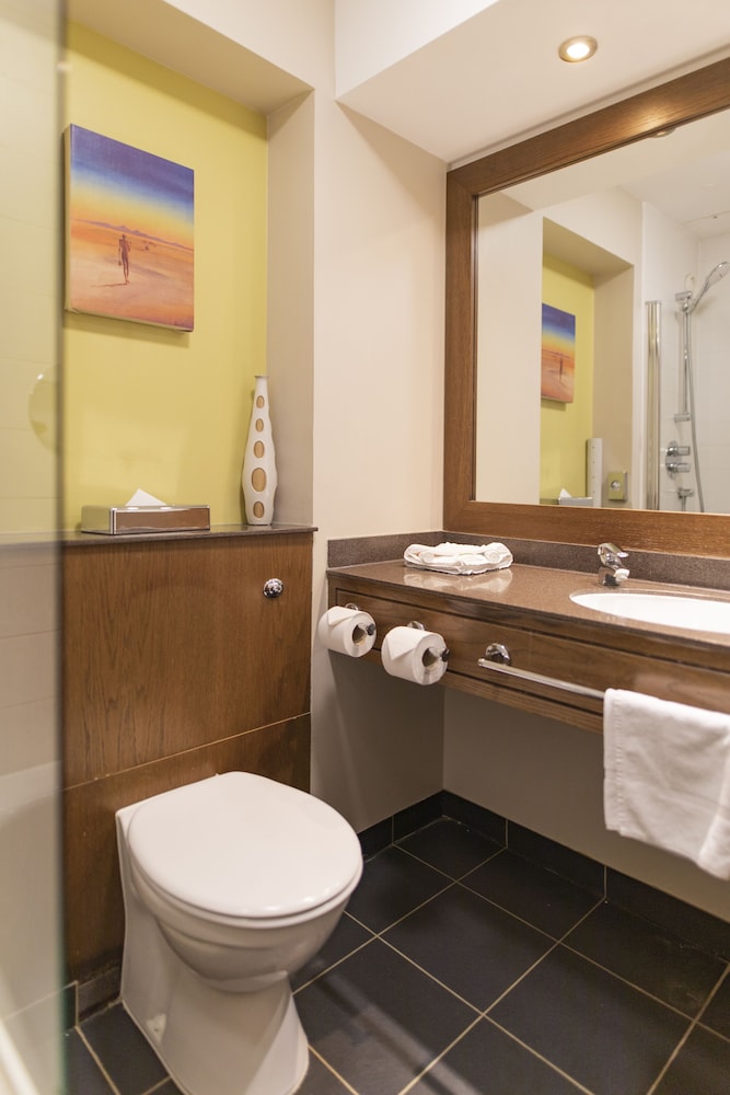 Chessington Resort Hotels 88/90