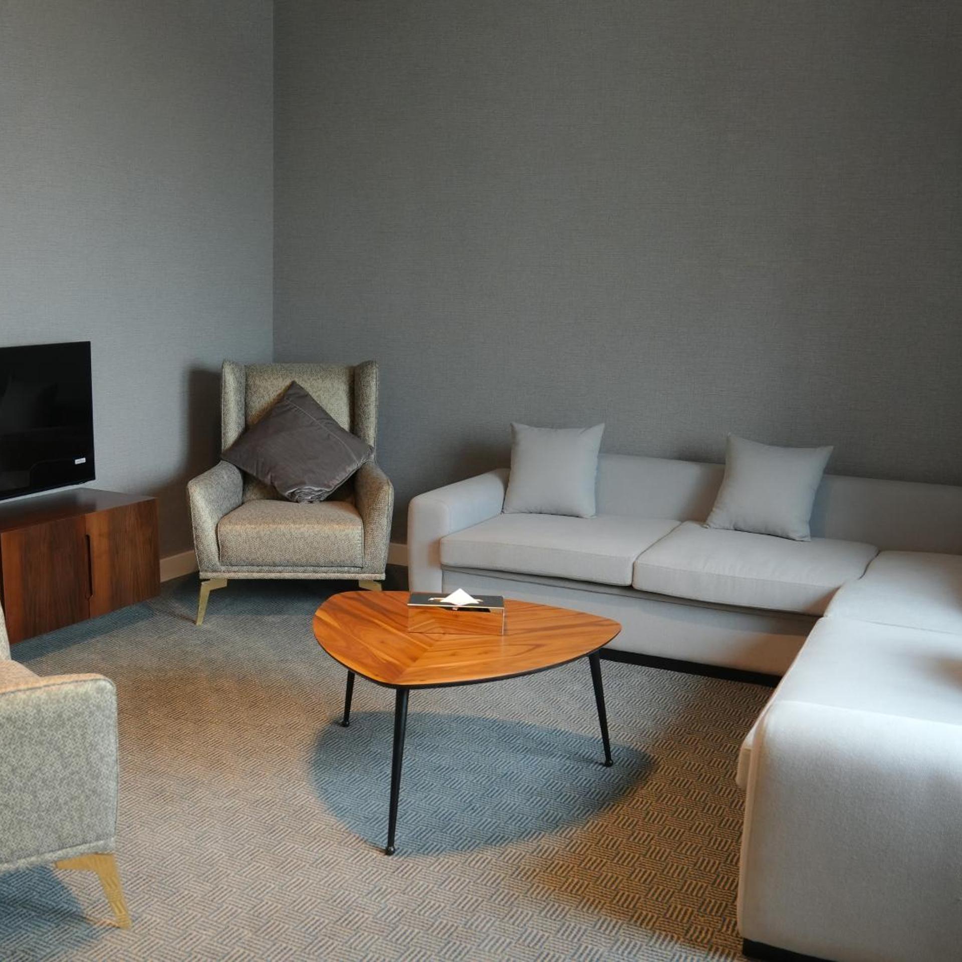 Ramada Hotel & Suites by Wyndham Erbil 32 Park 48/65
