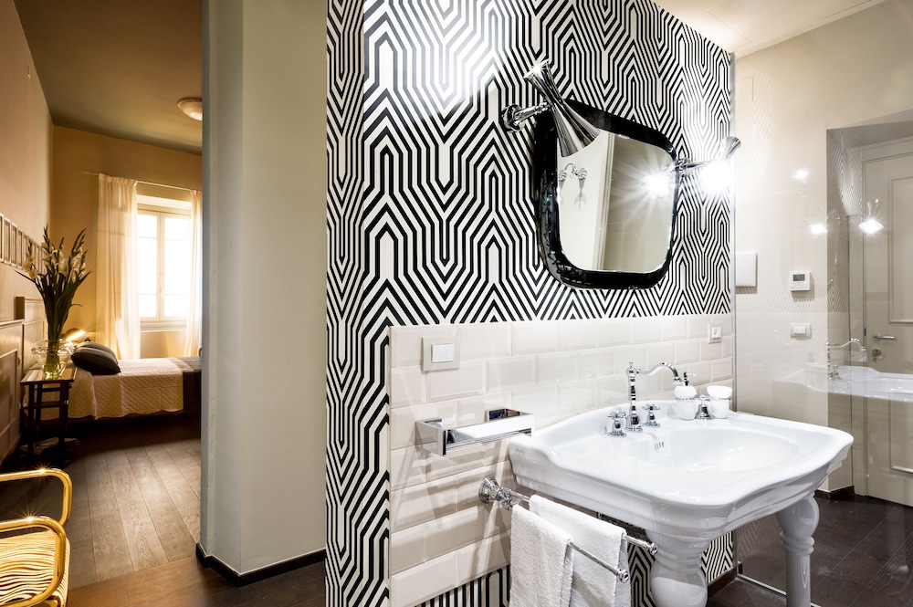 Arnobio Florence Suites 31/34