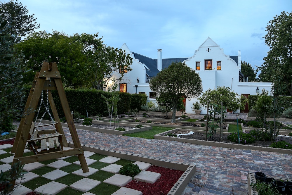 Vredenburg Manor House 60/69