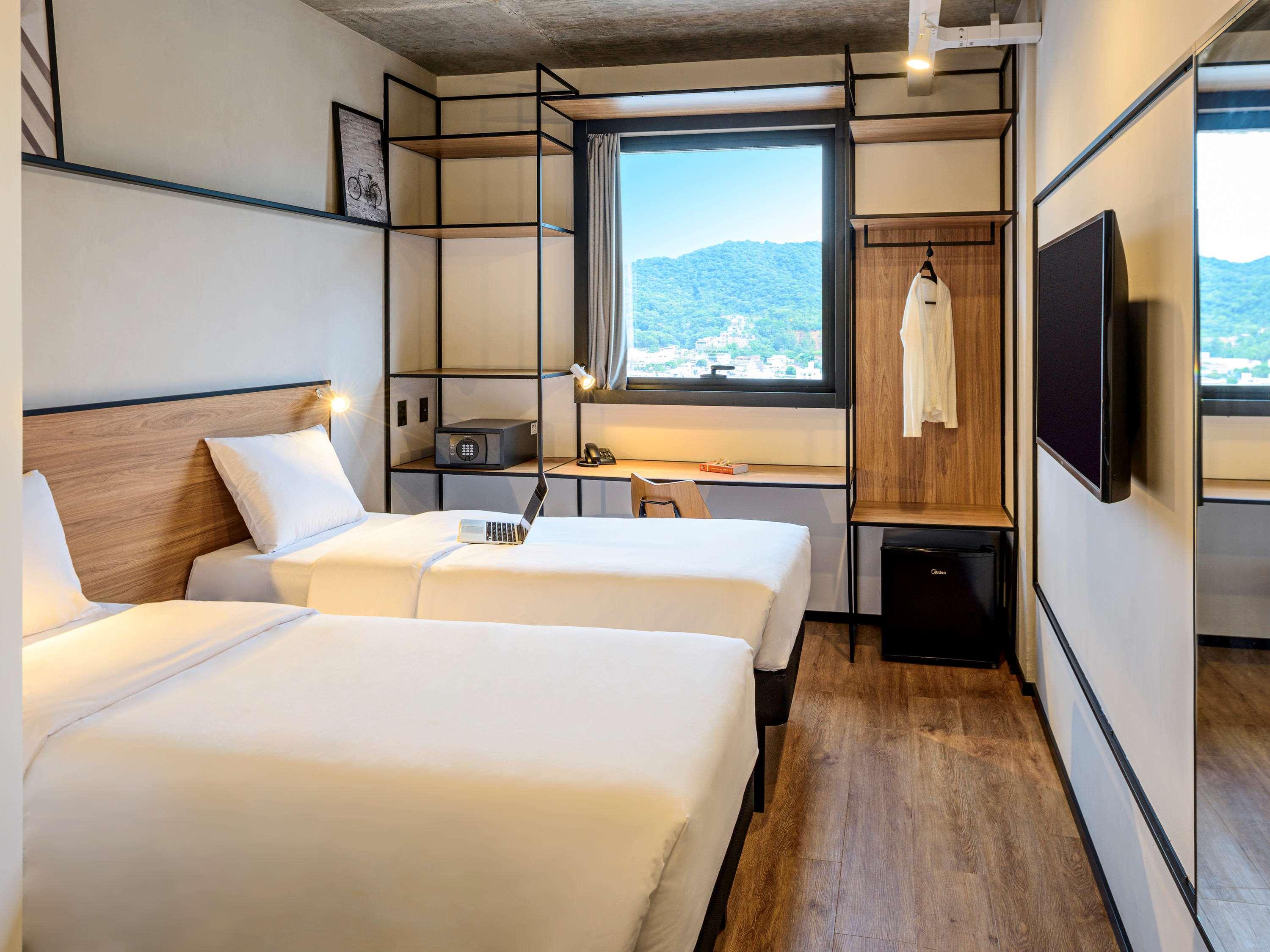STANDARD, TWIN BEDS