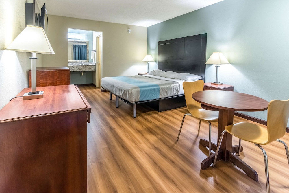 Motel6 Kenly, NC 25/41