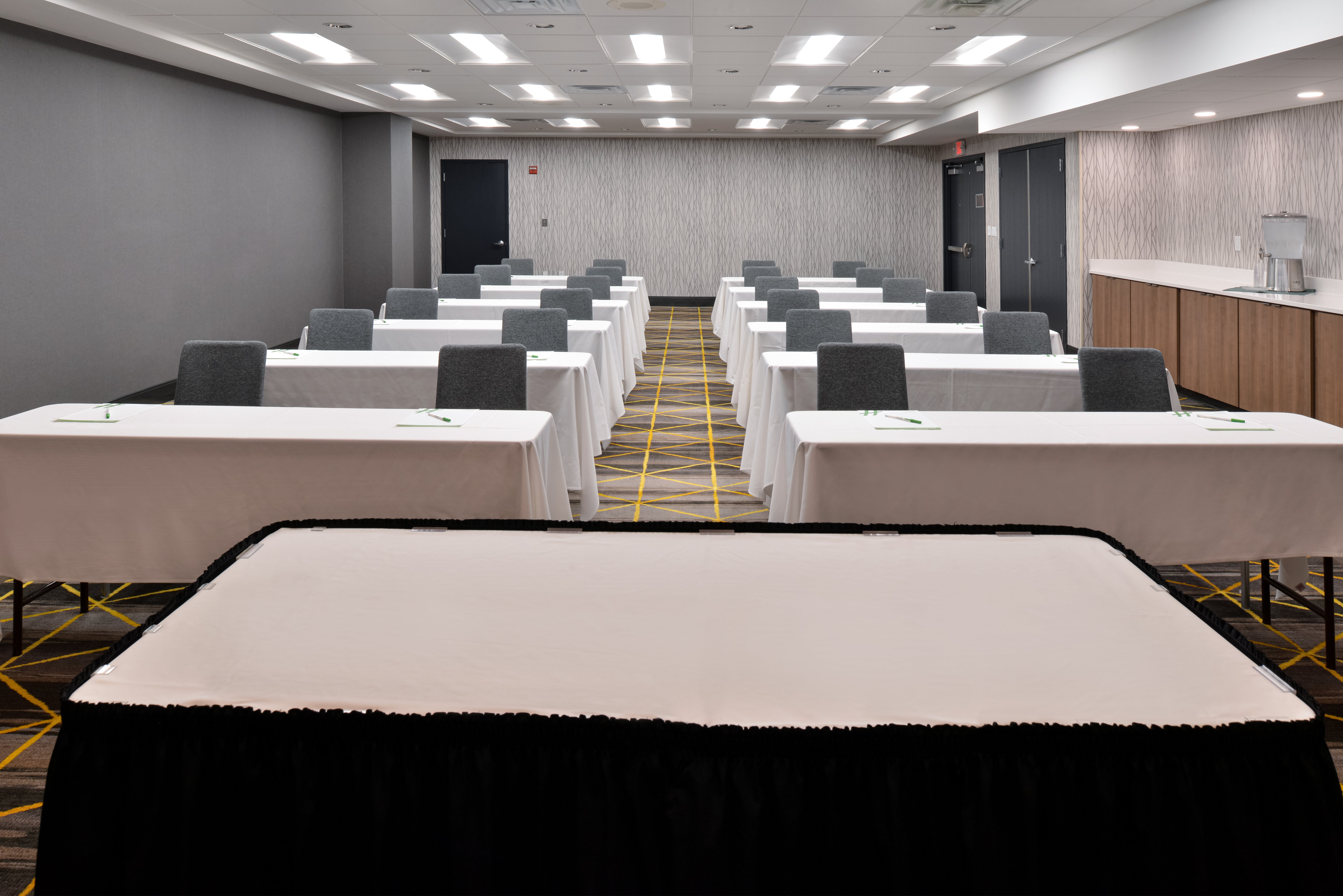 Holiday Inn Hotel And Suites Overland Park Convention Center 45/48