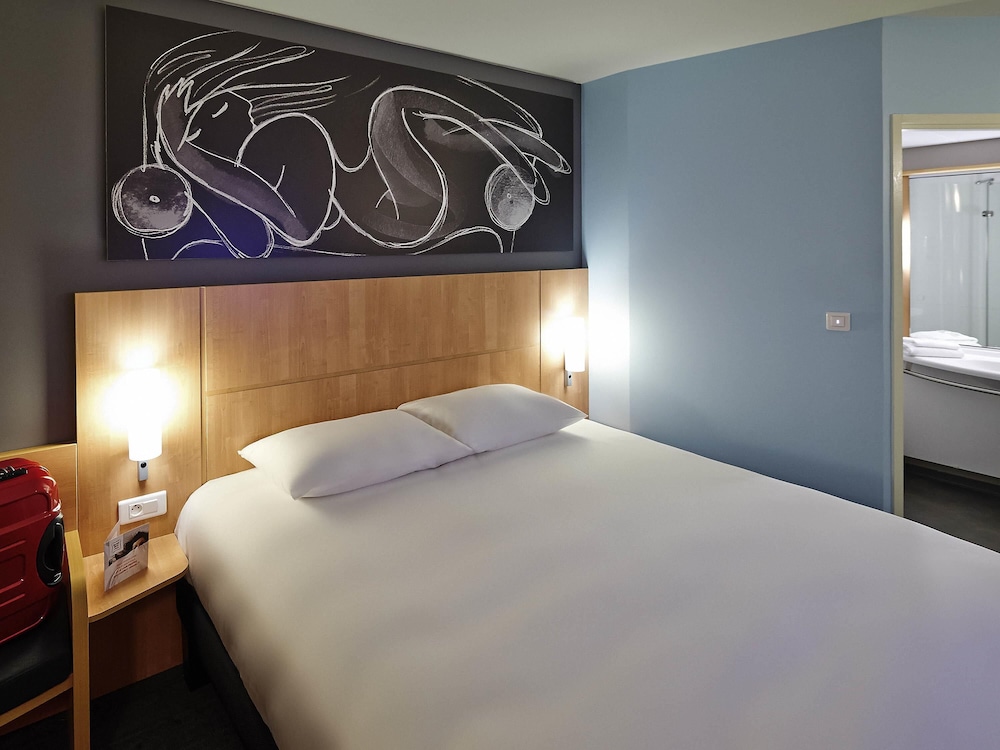 Ibis Les Herbiers 23/67