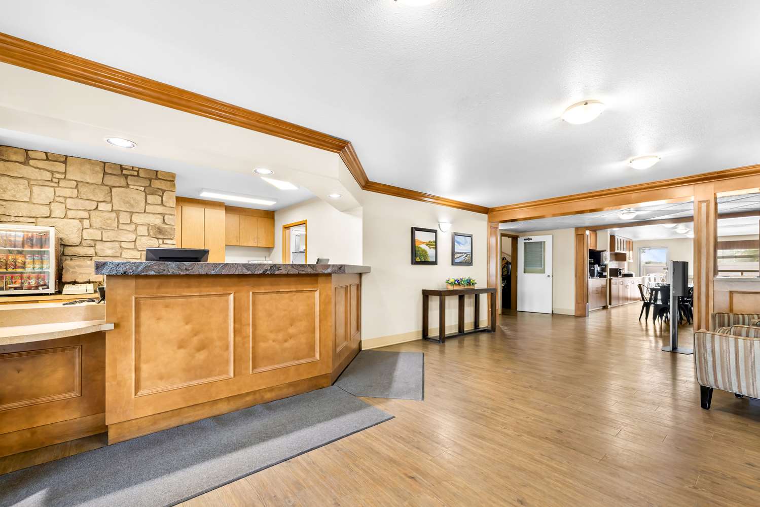 Surestay Plus Hotel By Best Western Drumheller 1/17