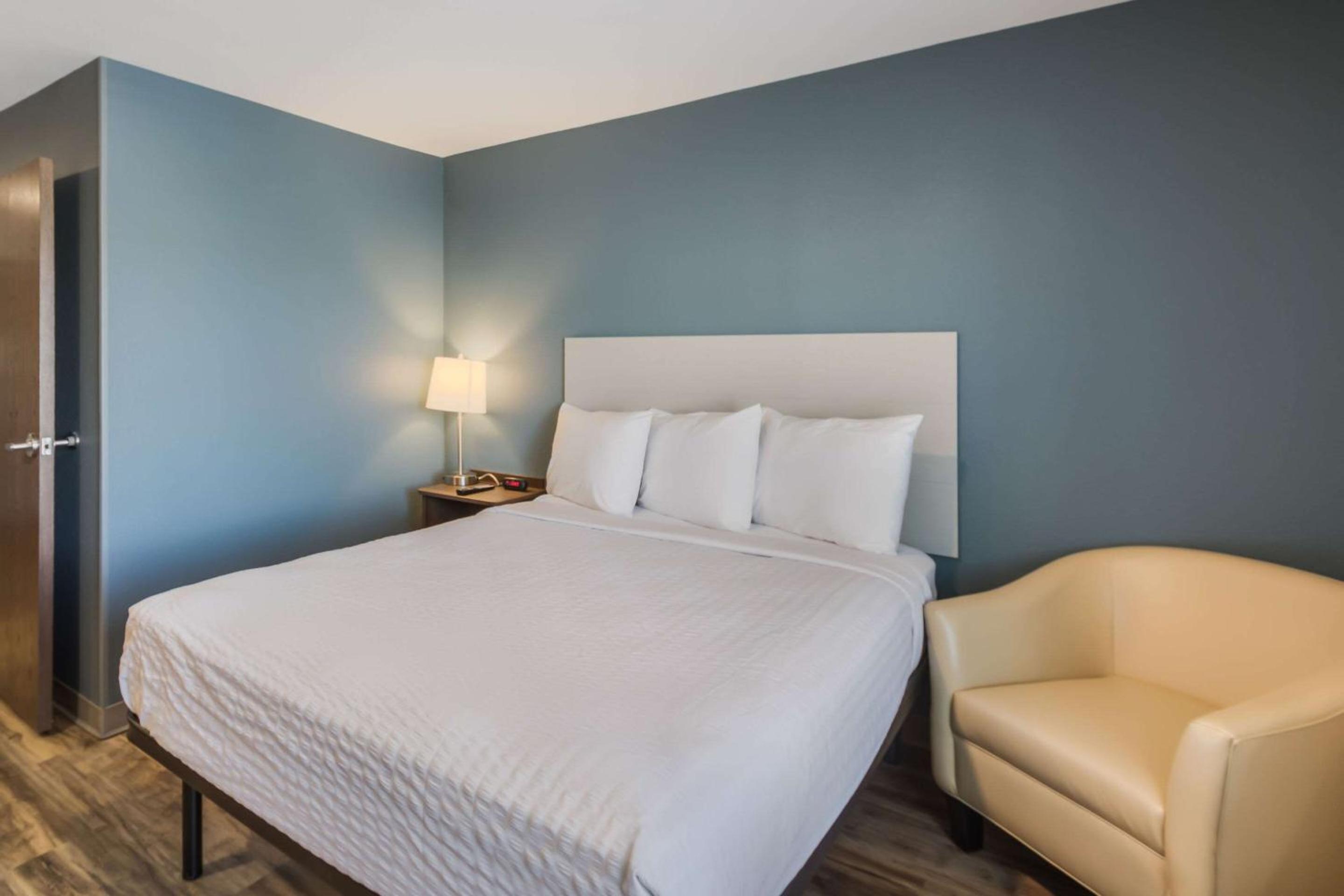 غرفة قياسية بسرير كوين، WoodSpring Suites Round Rock - Austin North 3/9