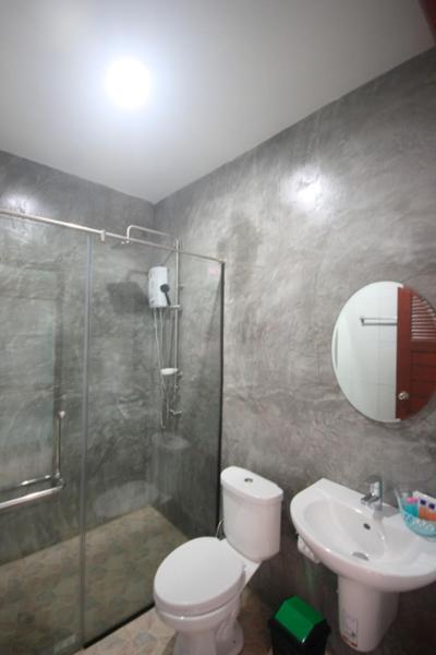 The Aireen Hotel 38/41