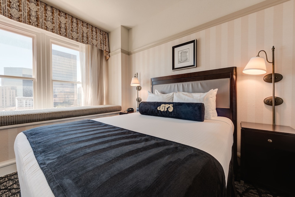 Gaslamp Plaza Suites 13/68