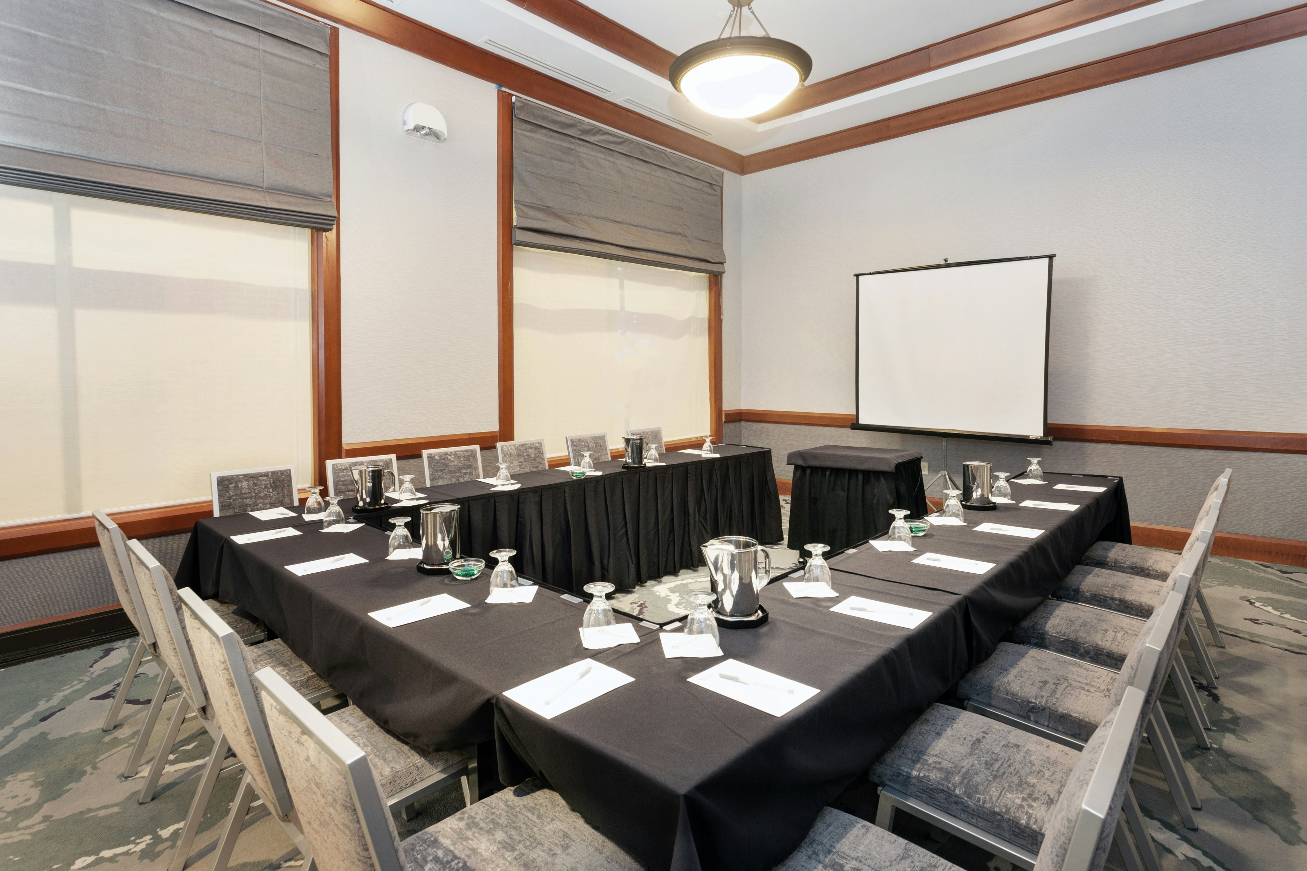 Hilton Garden Inn Chicago North Shore/Evanston 22/30
