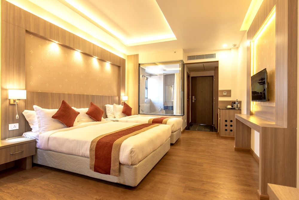 غرفة عائلية بسرير كوين وسرير فردي، Landmark Kathmandu 8/10