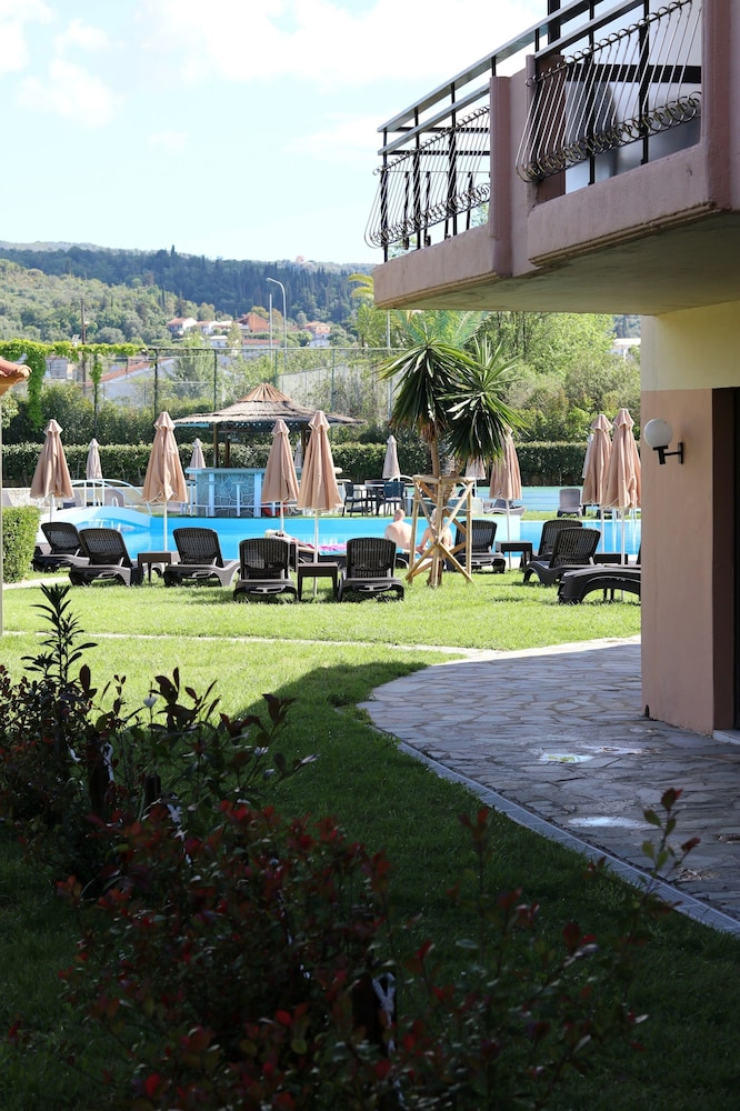 Pegasus Hotel 35/42
